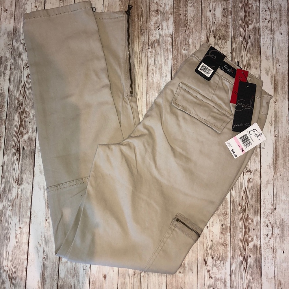 Earl Jeans skinny khaki cargo pants. NWT. Sz. 6.